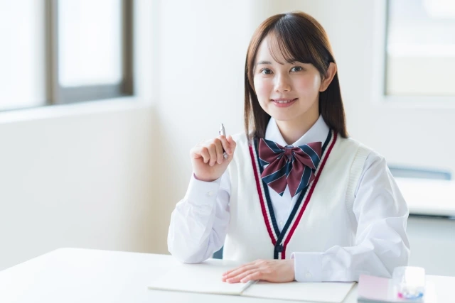 不登校の中学生の進路に関する悩みは「不登校こころの相談室」へ