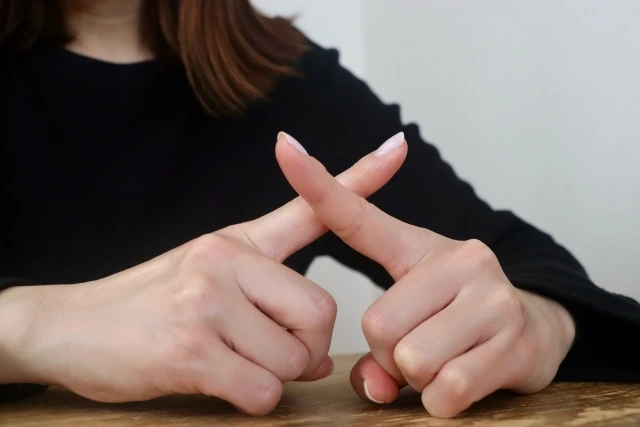 不登校の子どもが暴れるときのNG対応
