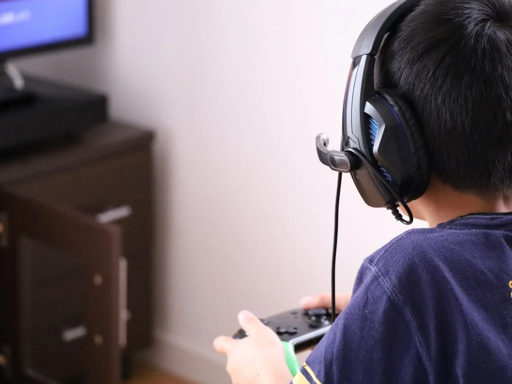 不登校の小学生を留守番させるときの注意点