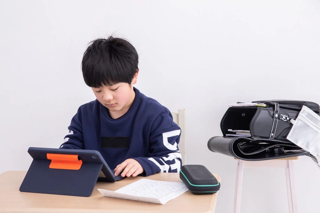 不登校の小学生の留守番中の過ごし方